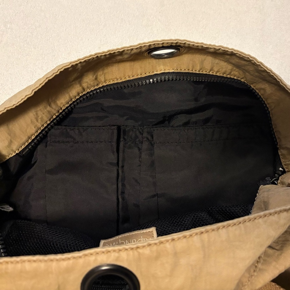 Y2K Kipling Tan Messenger Bag with Keychain - Picture 8 of 13